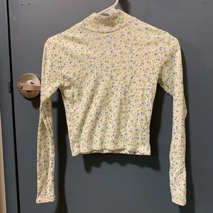 Super Cute Floral Long Sleeve from Brandy Melville